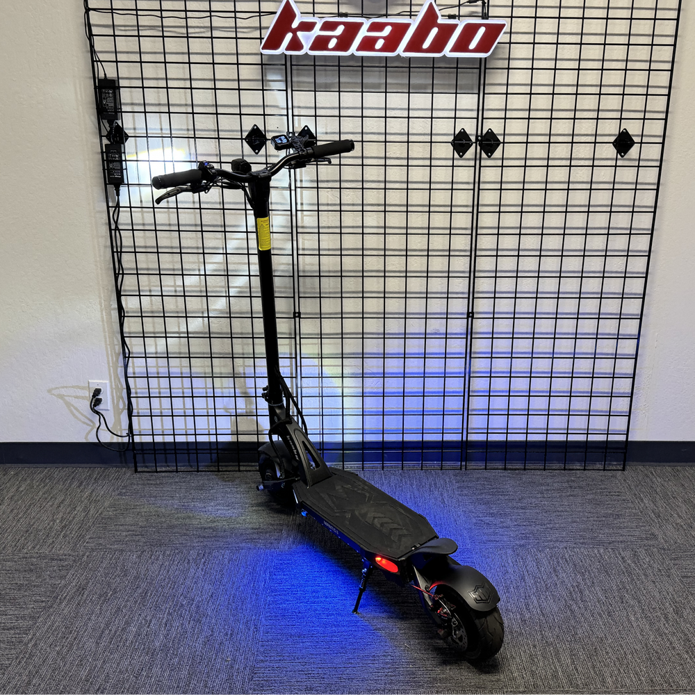 Mantis 8 Lite (Certified pre-owned, less than 50 miles ) Kaabo USA Electric Scooter