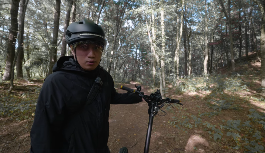 “ This e-scooter completely changed the way I explore! ”