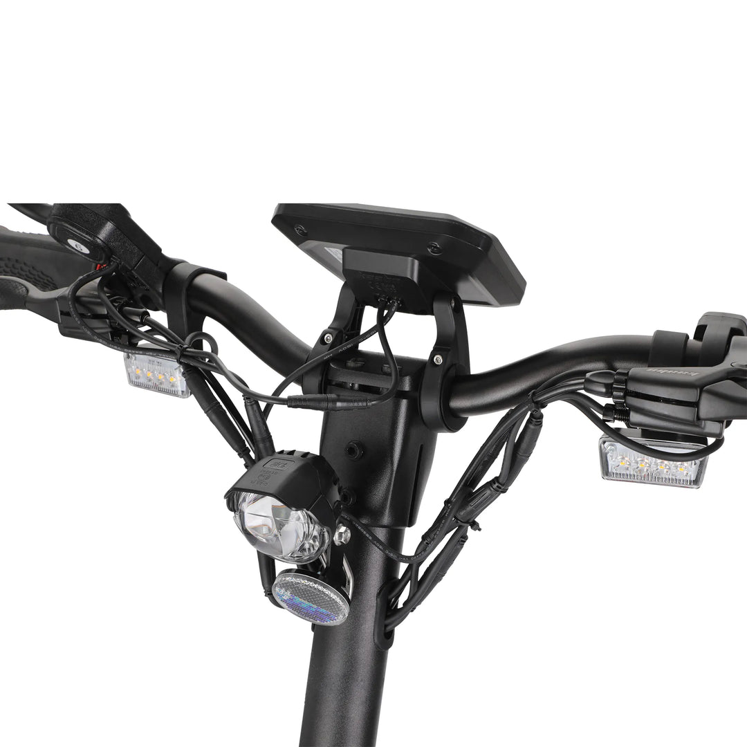 Handlebar display and lighting on Kaabo Mantis X Plus dual motor electric scooter